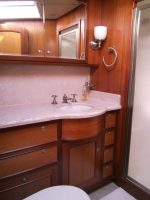 02 Interior – Guest&nbsp;Head