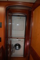 02 Interior –&nbsp;Washer/Dryer