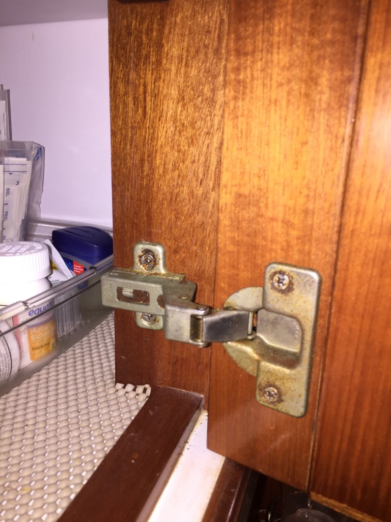 Hinges to be replaced